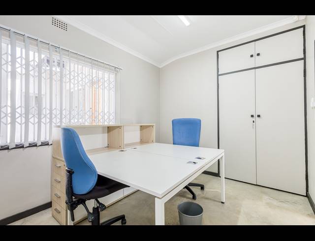 12M² CO-WORKING SPACE TO LET IN FONTAINEBLEAU